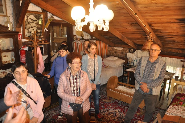 W sali mieszkalnej