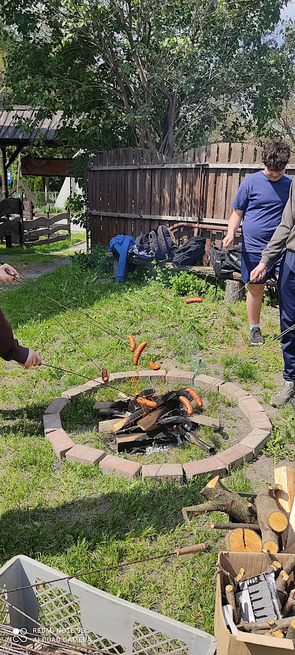 Czas na małe co nieco - kiełbaski z ogniska